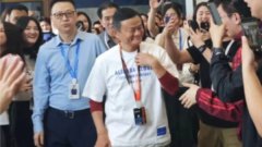 采用更取复杂搭钮设想